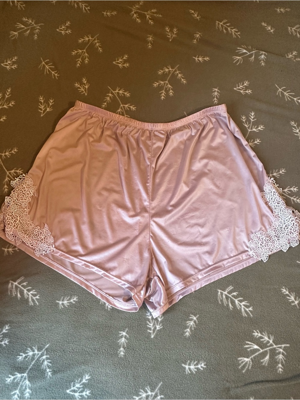 Lace Trim Satin pajama shorts - Blush Pink